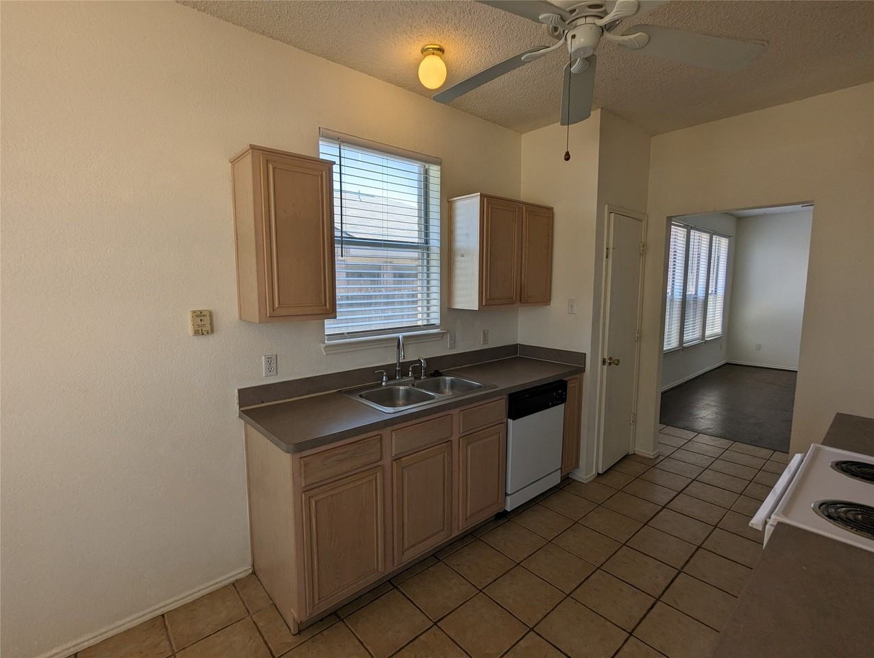 6367 Stonewater Bend Trl - Photo 7 of 14