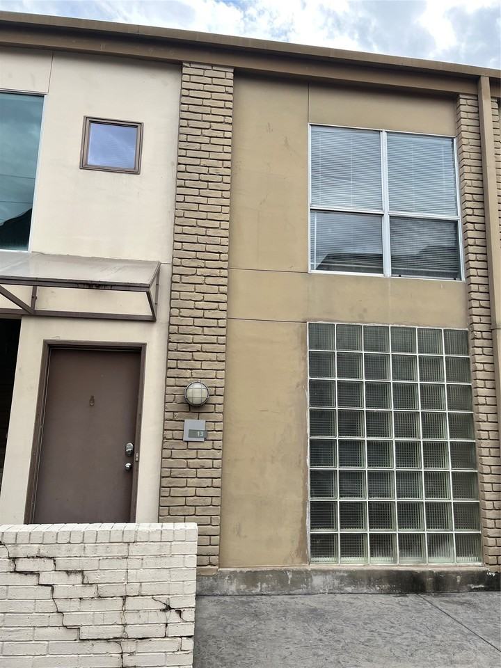4343 Travis St #13