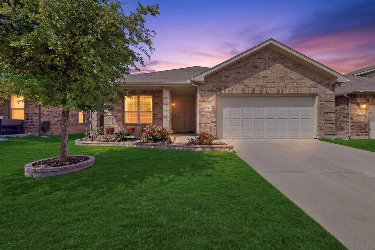 6212 Topsail Dr