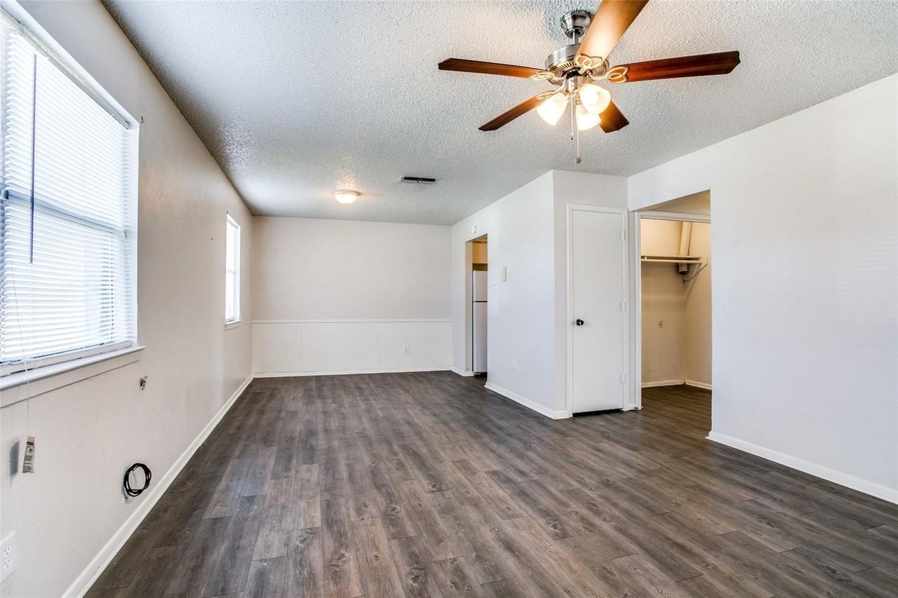 105 Peach St #A - Photo 2 of 12