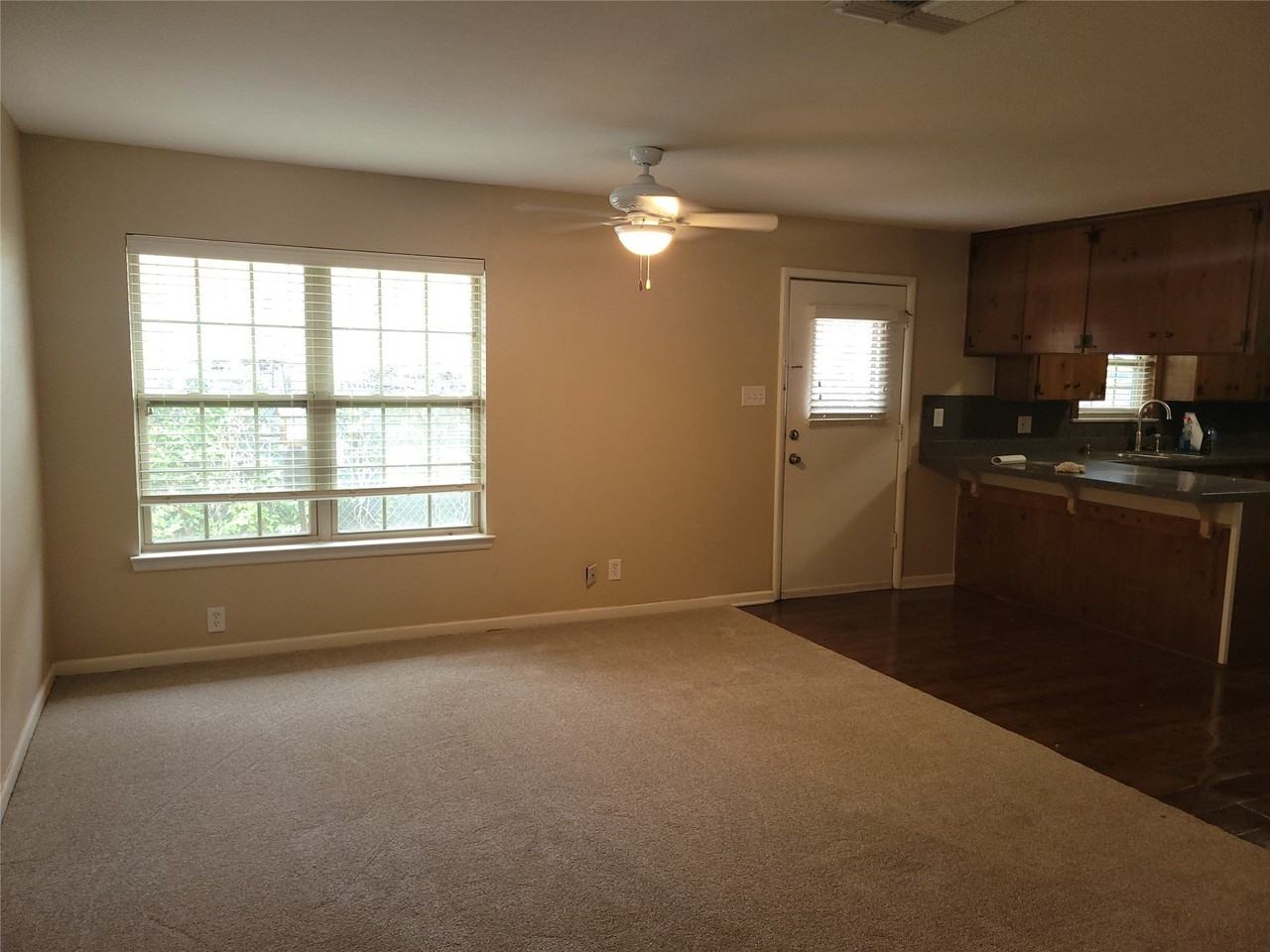 1004 W Wall St - Photo 3 of 16