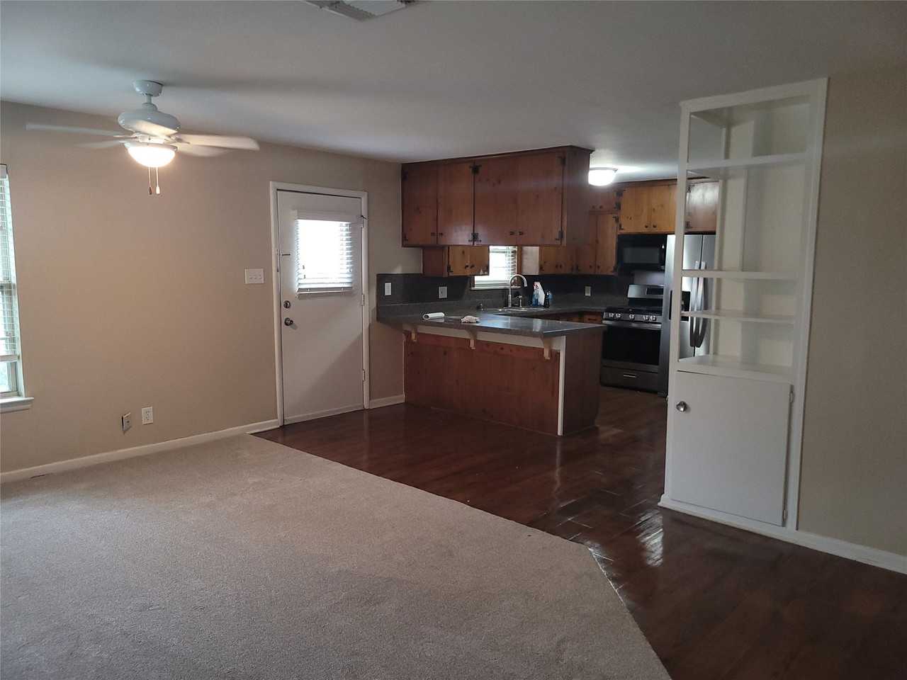 1004 W Wall St - Photo 4 of 16