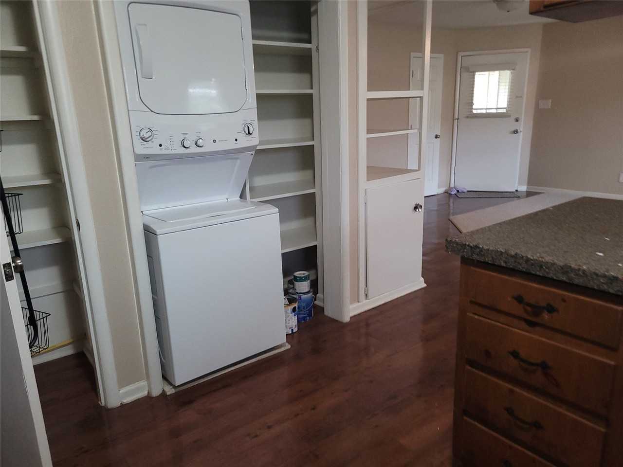 1004 W Wall St - Photo 5 of 16
