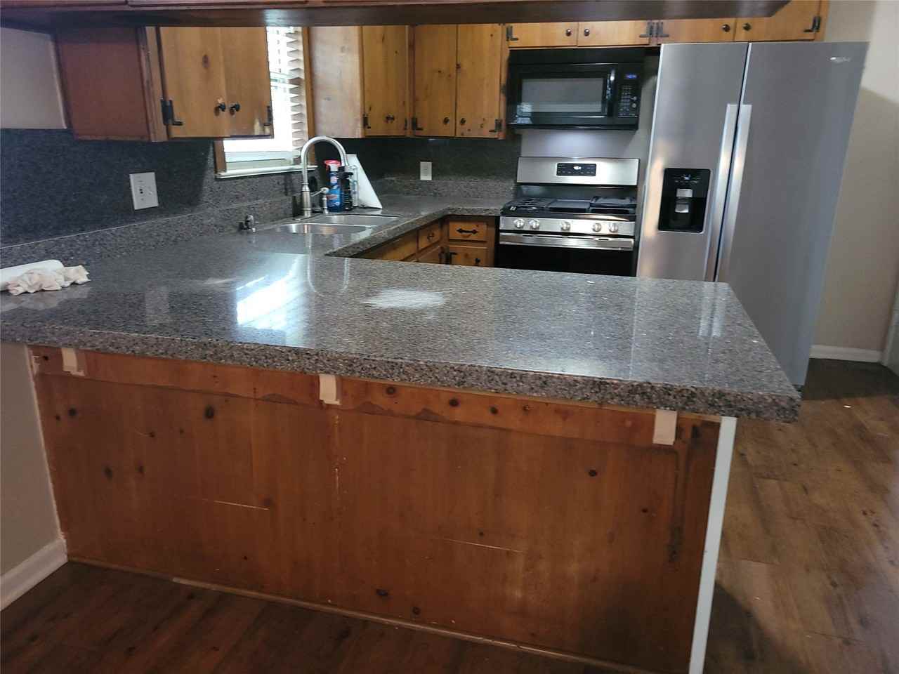 1004 W Wall St - Photo 7 of 16