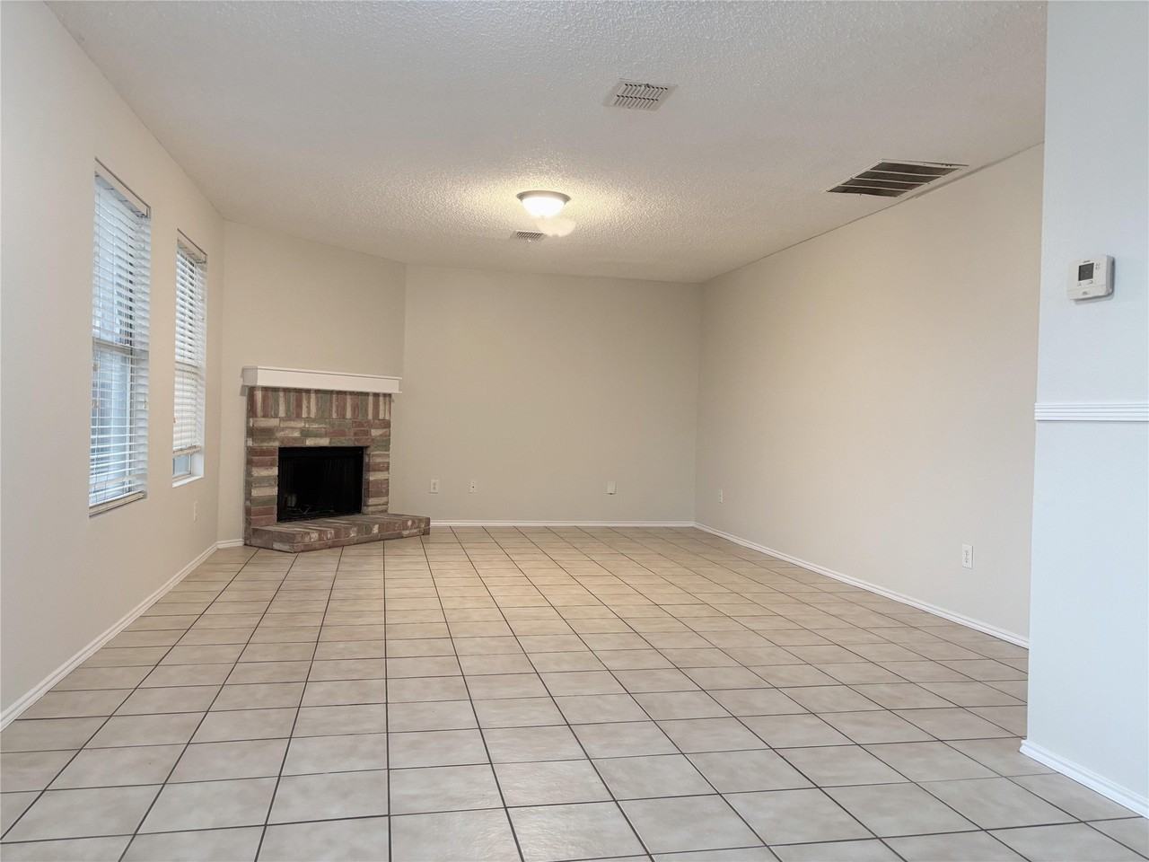 2521 Brinlee Branch Ln - Photo 2 of 21
