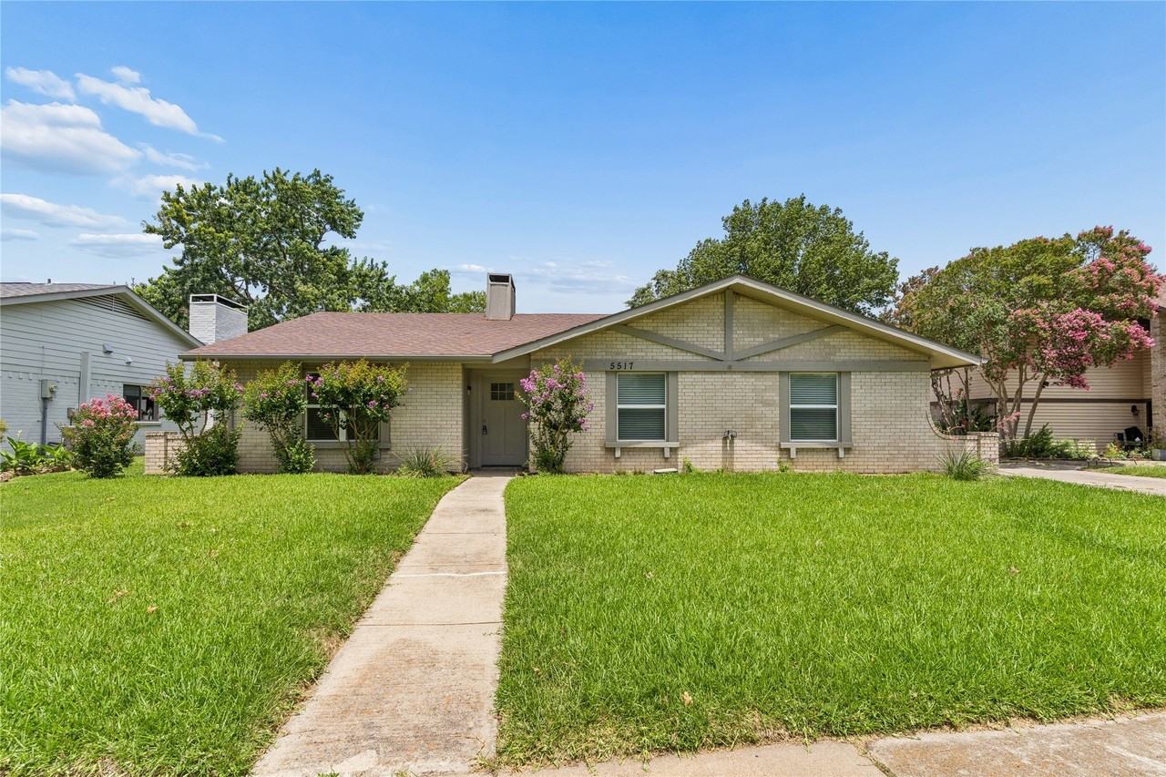 5517 Castleview Ln - Photo 4 of 40
