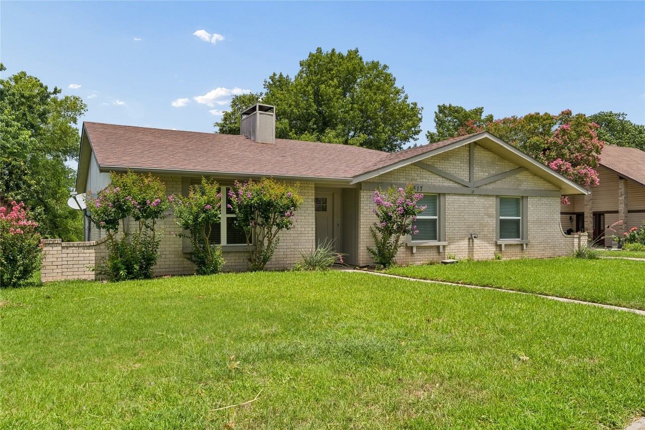 5517 Castleview Ln - Photo 6 of 40