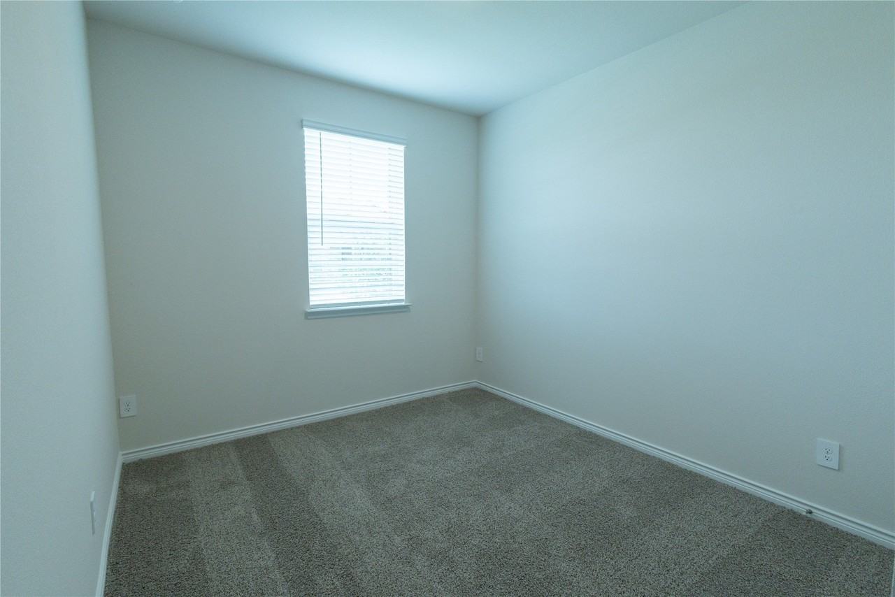 2617 Lewisville Rd - Photo 6 of 11