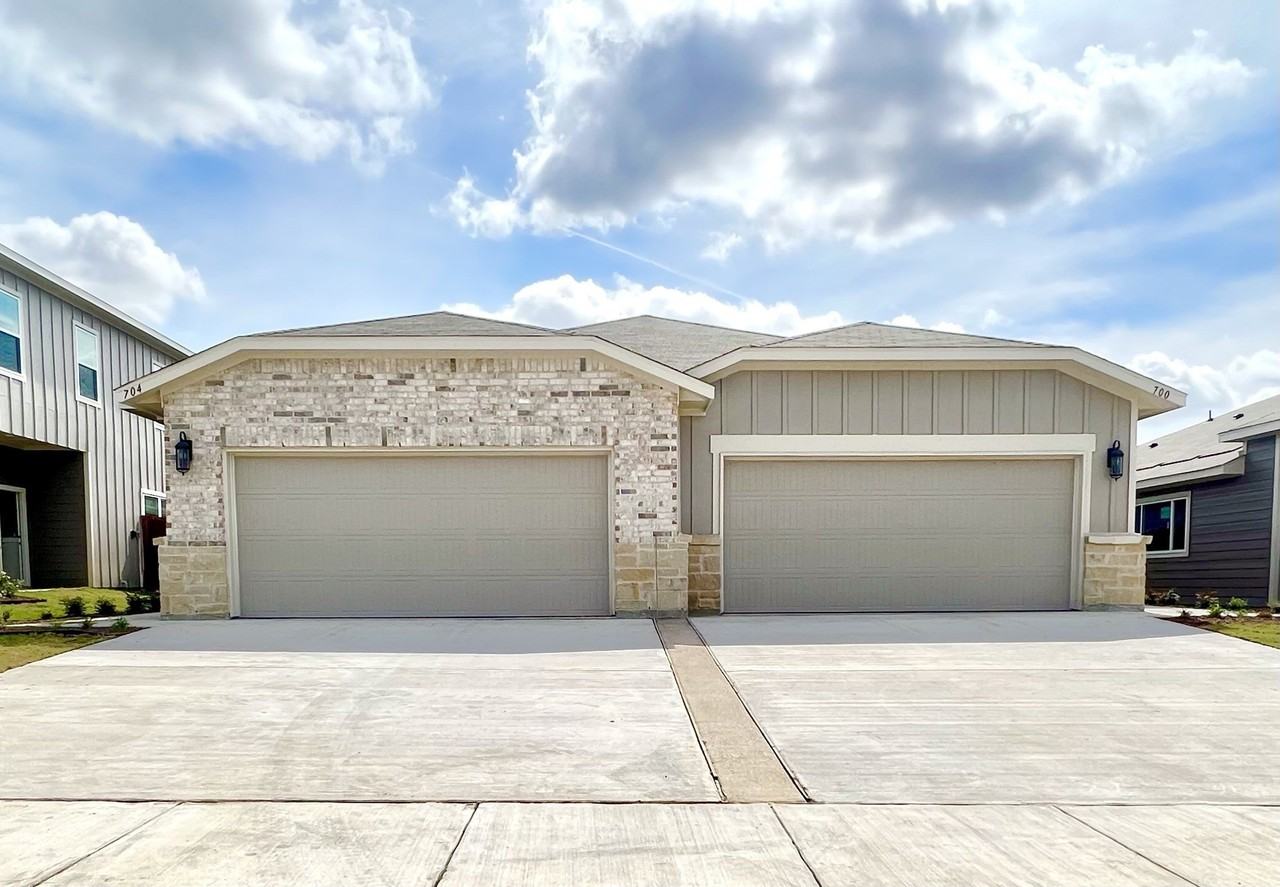 609 Blackland Dr