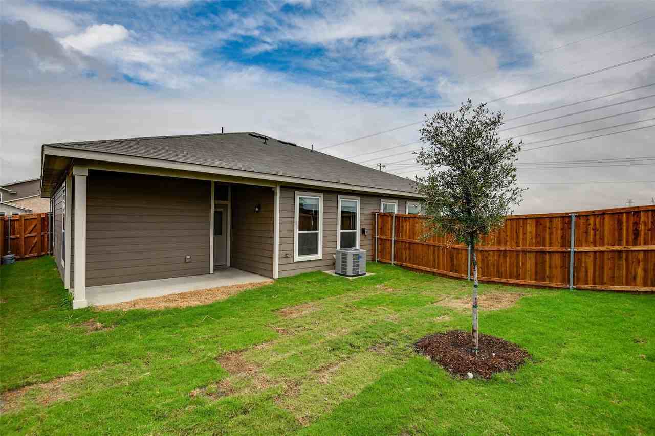 609 Blackland Dr - Photo 2 of 22
