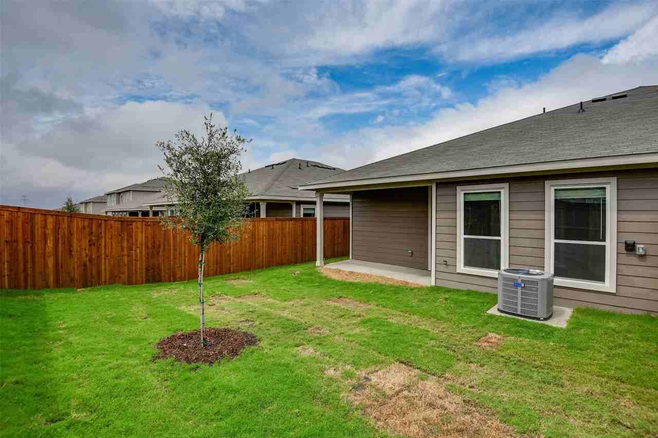 609 Blackland Dr - Photo 3 of 22
