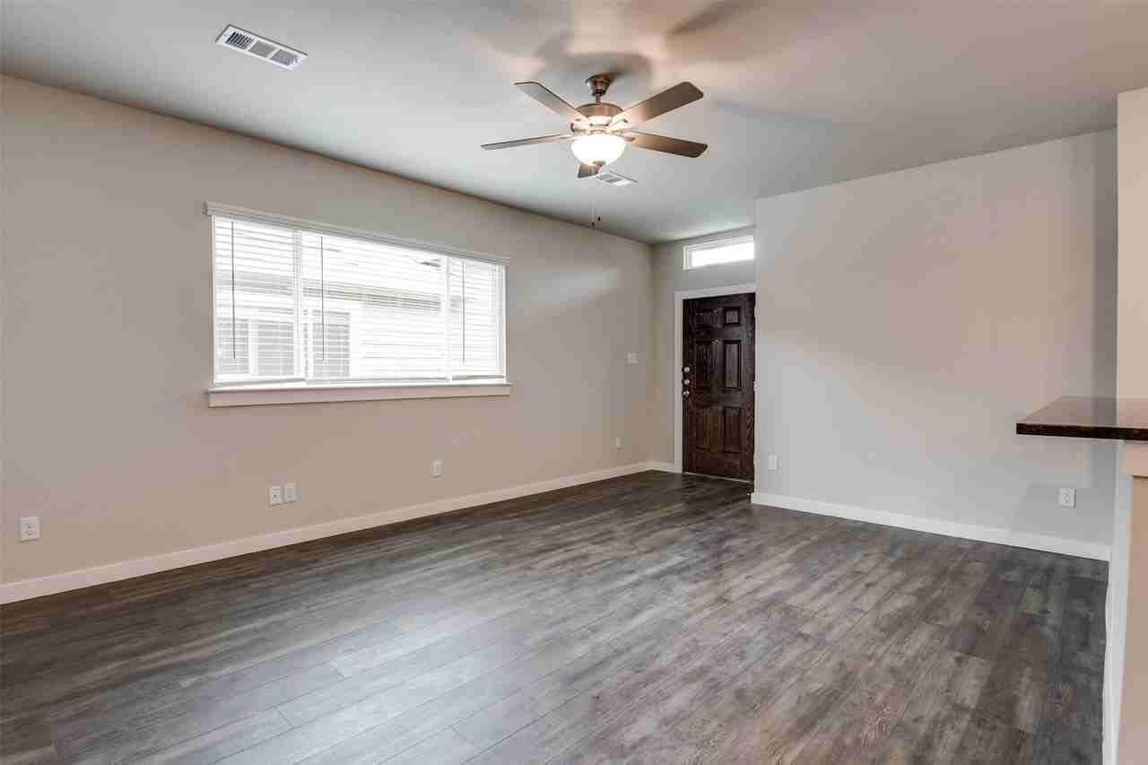 609 Blackland Dr - Photo 7 of 22