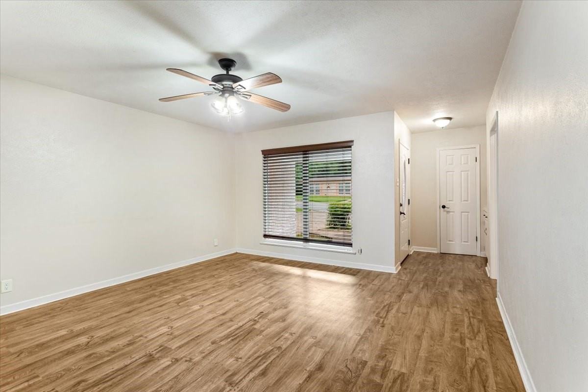 118 E Florence St - Photo 6 of 28