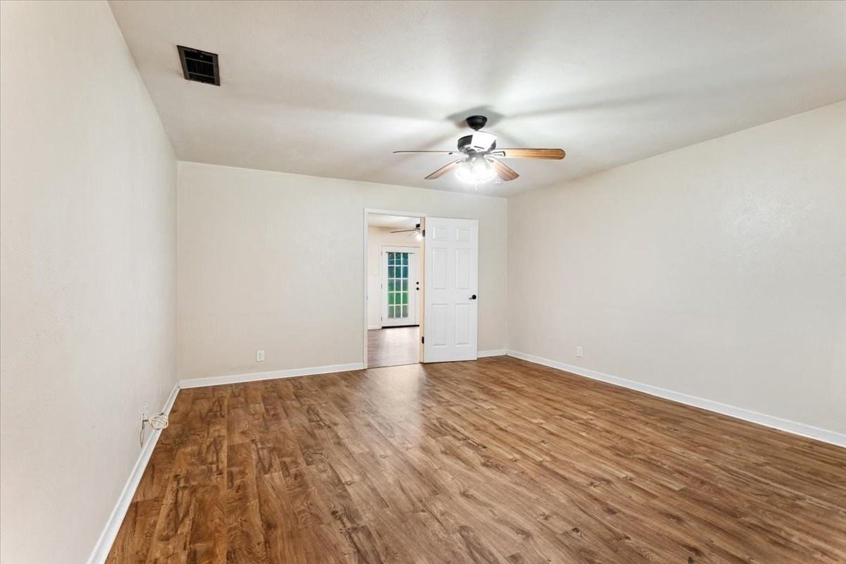 118 E Florence St - Photo 7 of 28