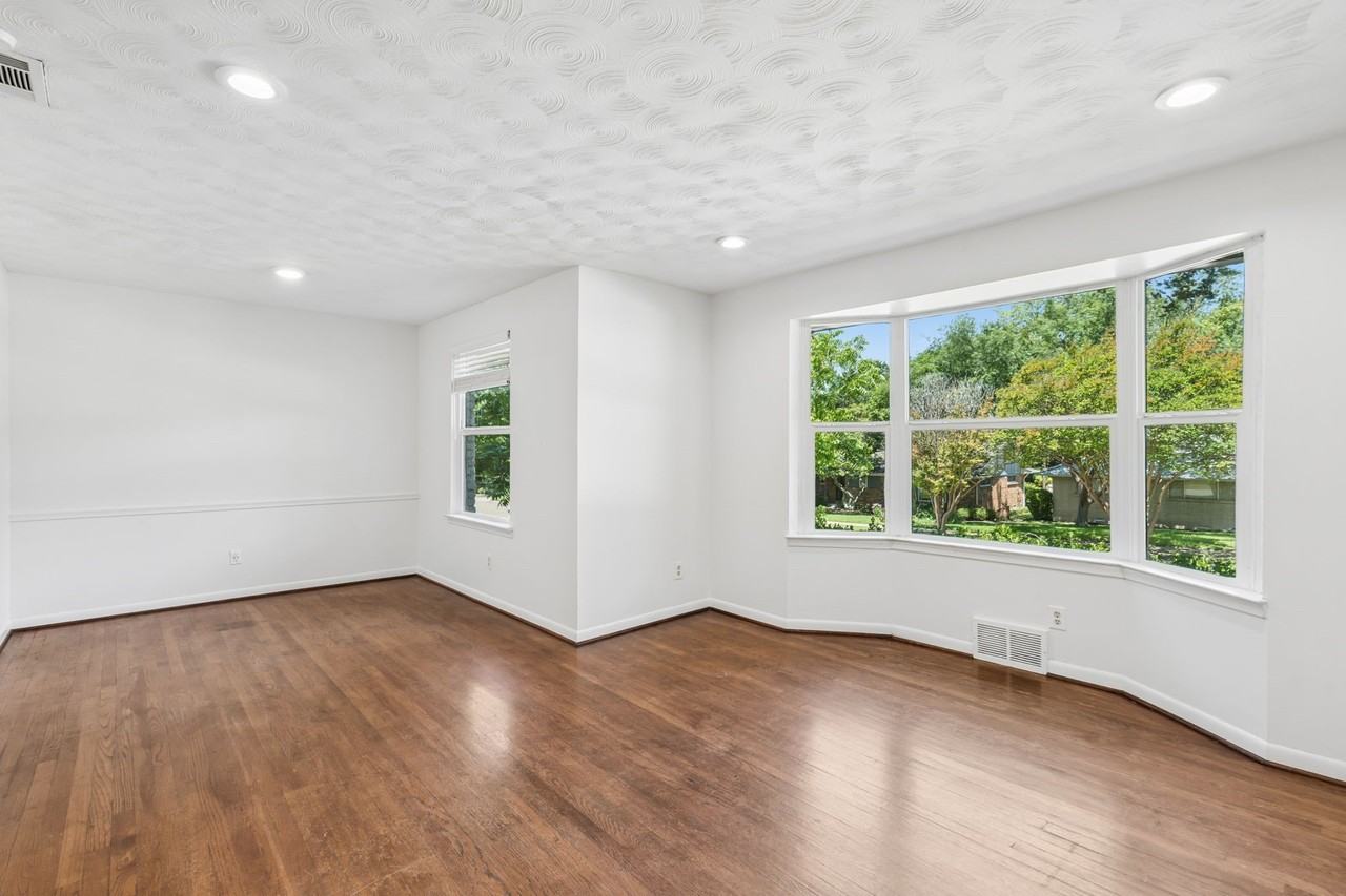 9028 Fringewood Dr - Photo 3 of 35