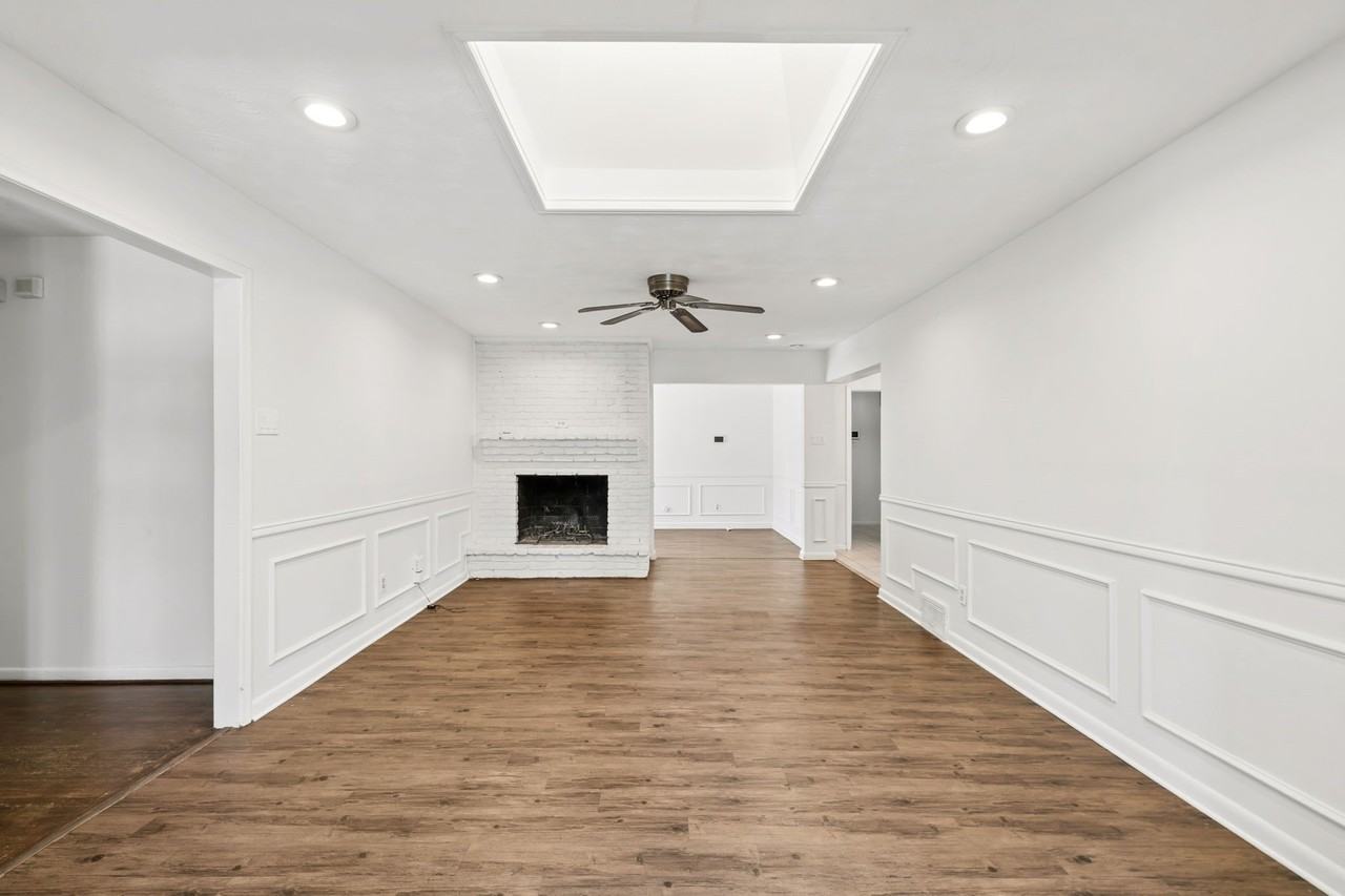 9028 Fringewood Dr - Photo 7 of 35
