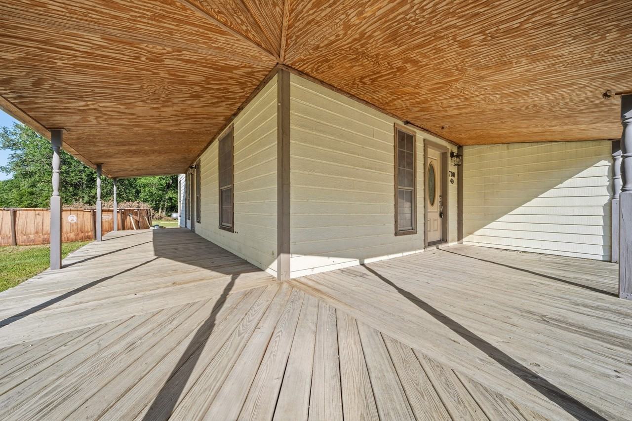 700 Harrel Ave - Photo 4 of 39