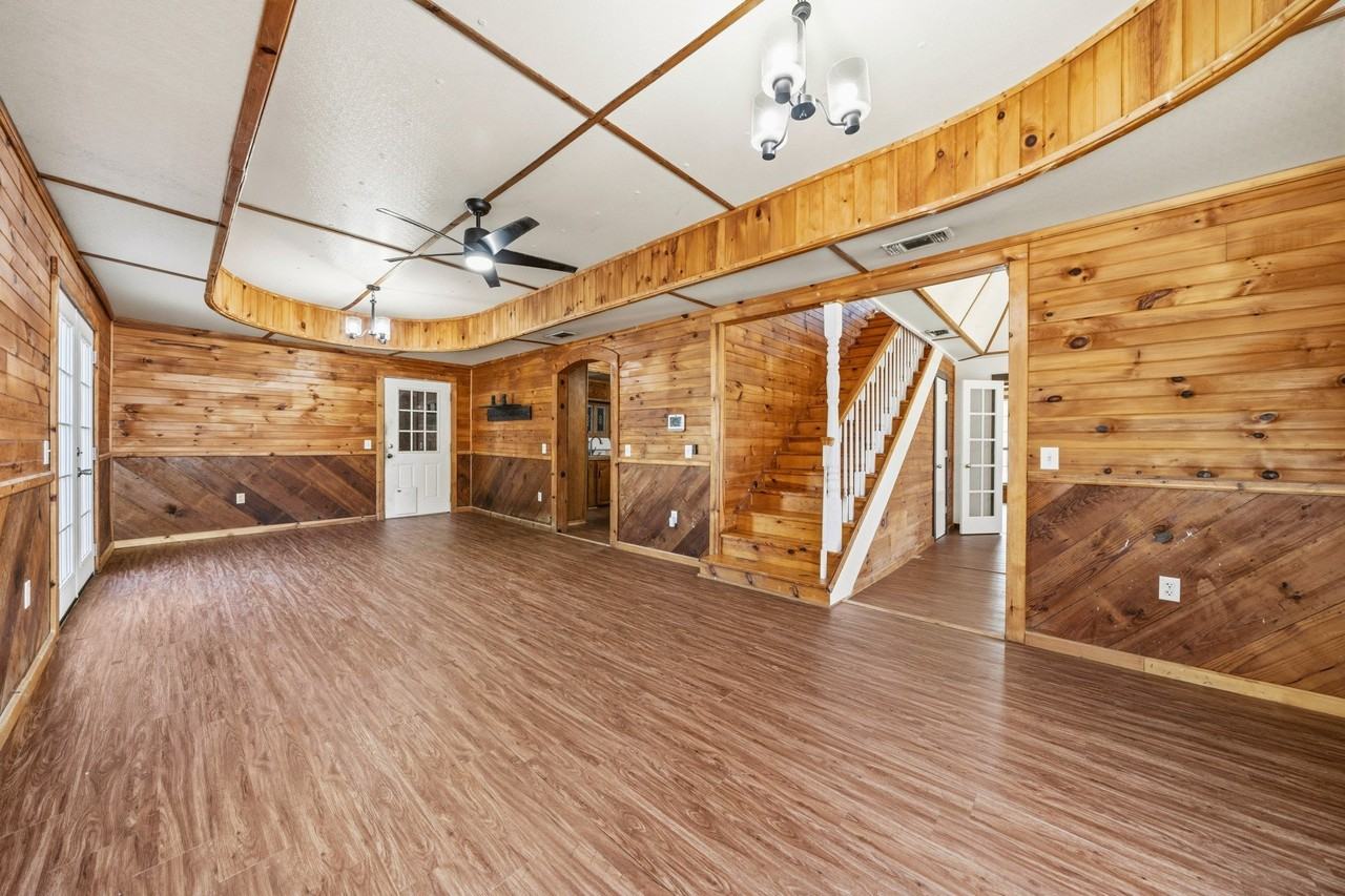 700 Harrel Ave - Photo 5 of 39