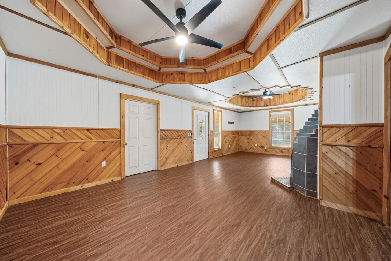 700 Harrel Ave - Photo 7 of 39