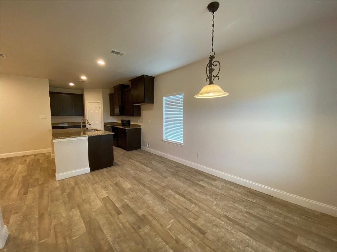 2202 Jones St - Photo 2 of 22