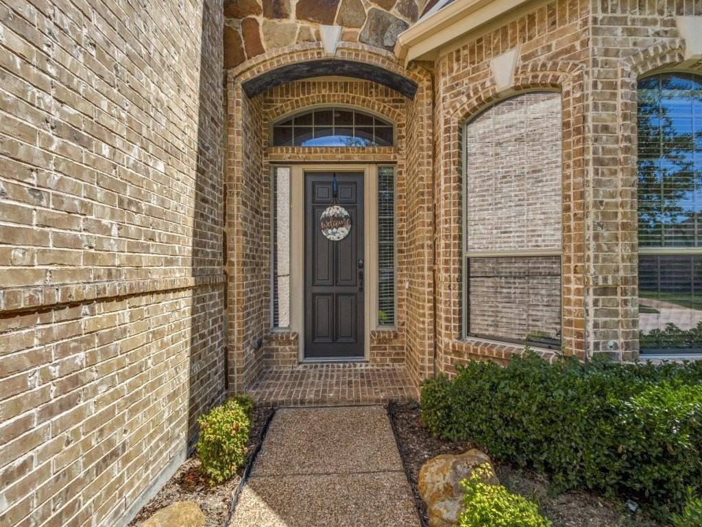 832 Hidden Springs Ct - Photo 2 of 37