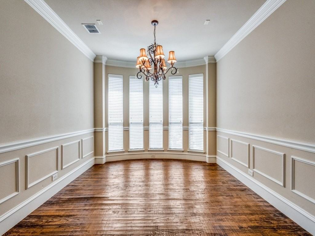 832 Hidden Springs Ct - Photo 4 of 37