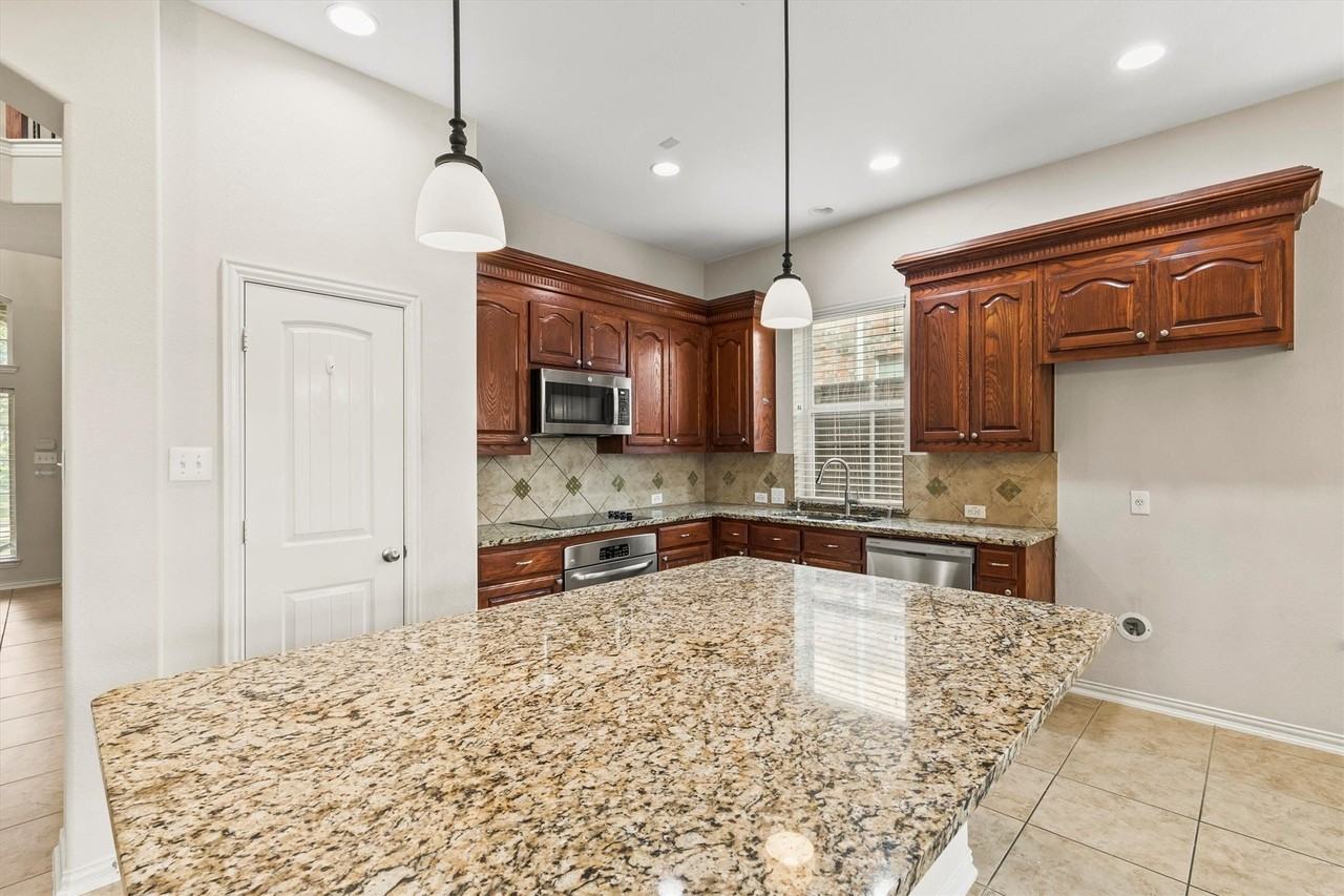 3102 Clearfork Trl - Photo 7 of 29