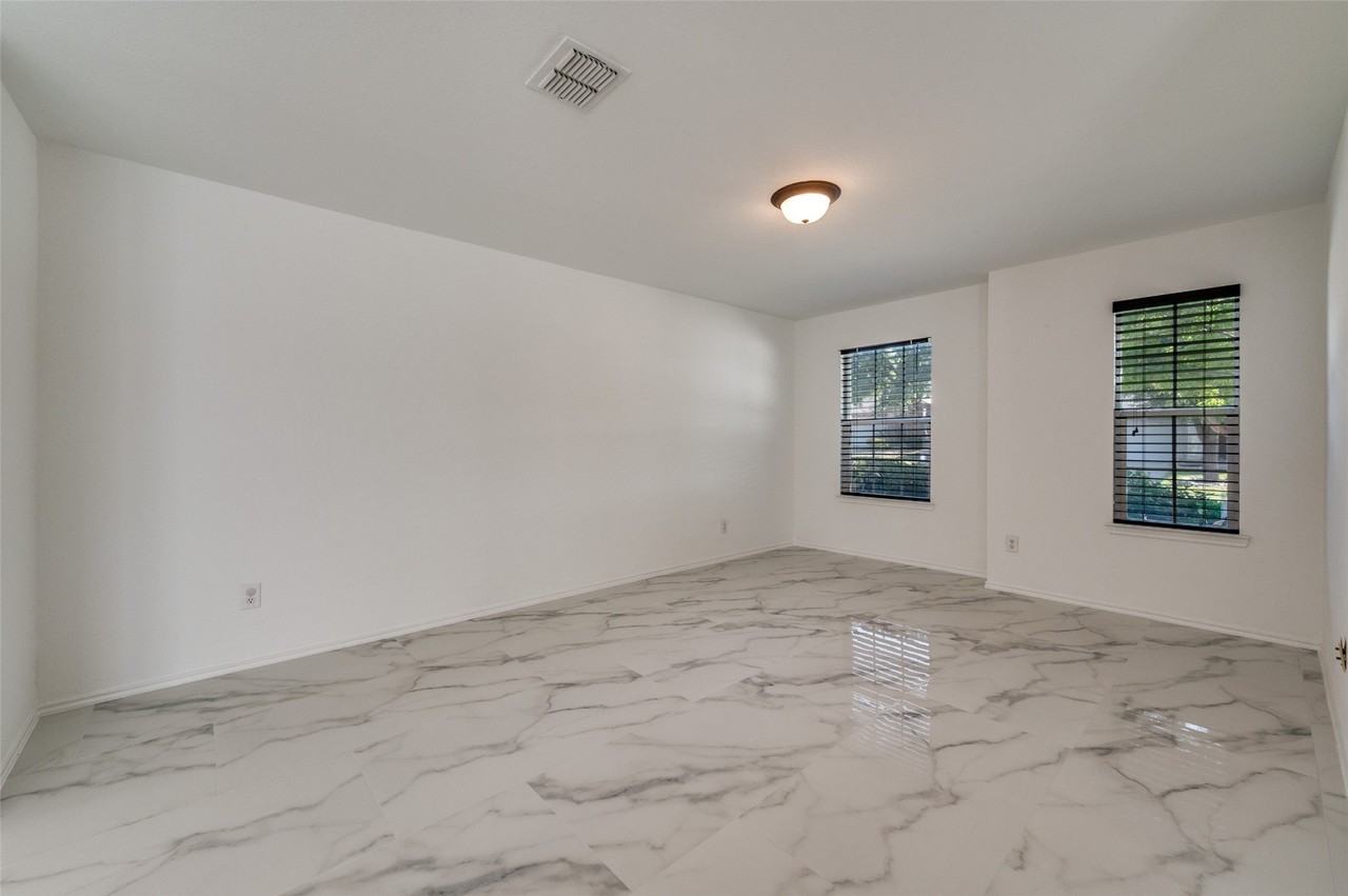 12841 Serenity Dr - Photo 4 of 26