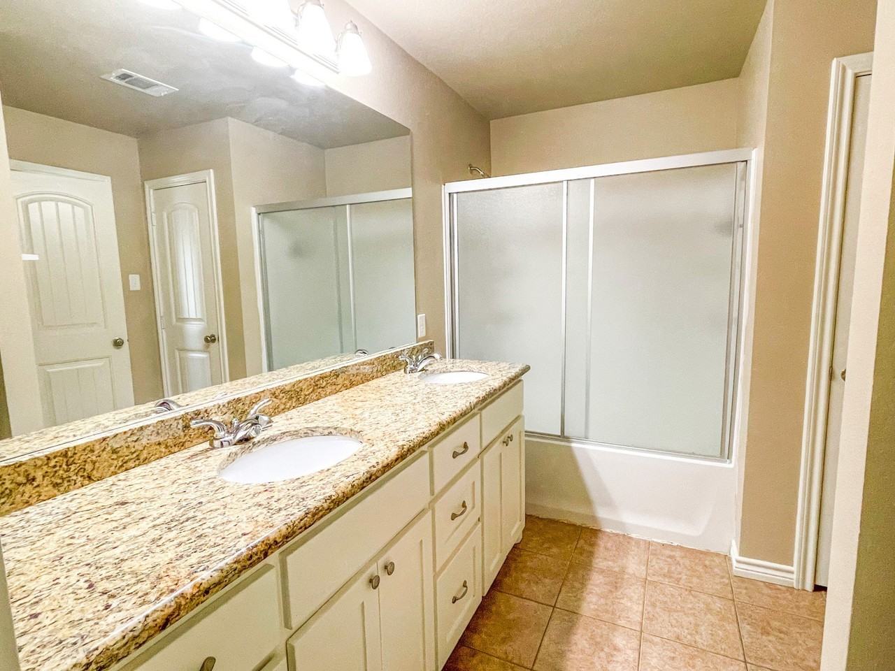 210 Paschall Blvd - Photo 2 of 16