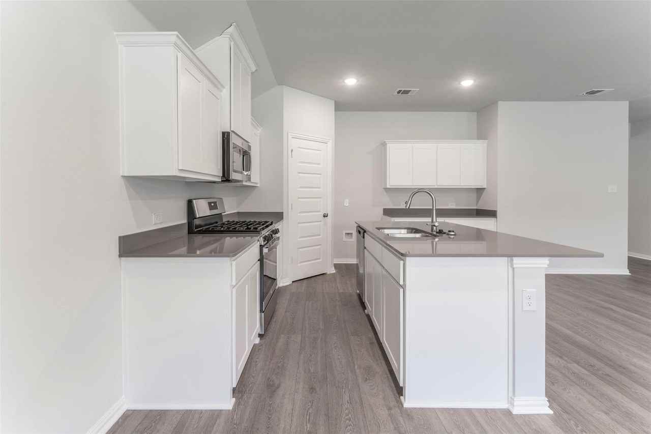 540 Brook View Dr - Photo 6 of 25