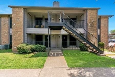 500 E Loop 820 #400 - Photo 2 of 11