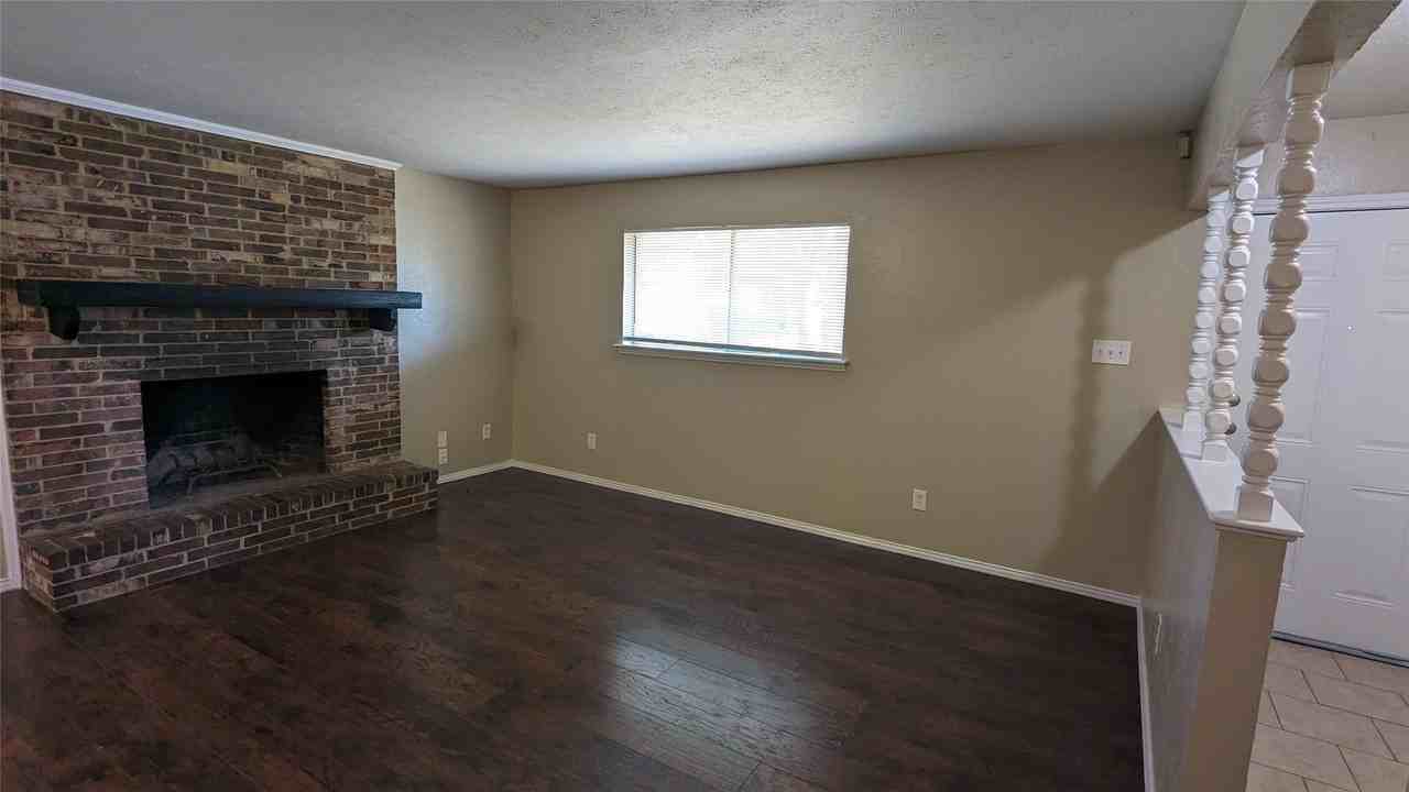 1434 Deborah Ave - Photo 3 of 18