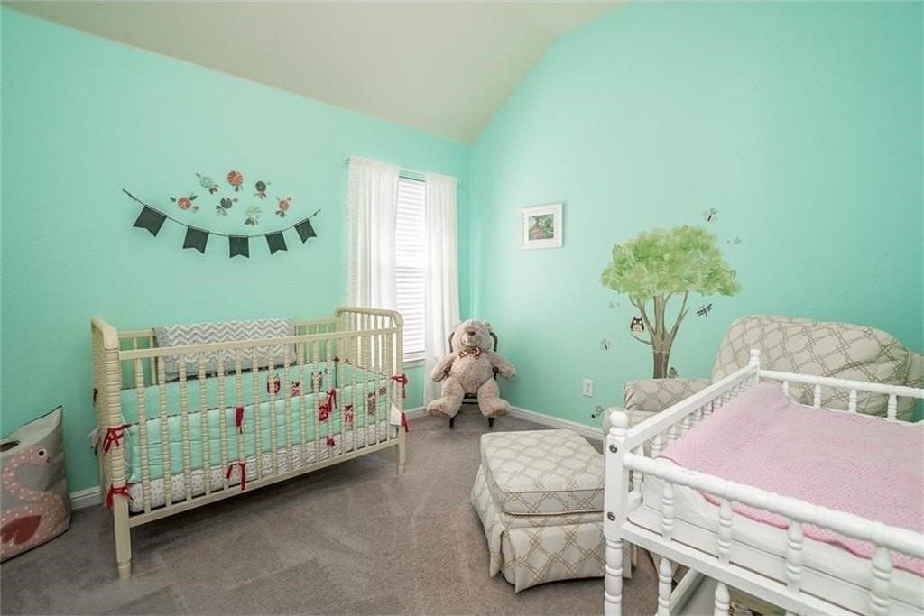 1405 Nightingale Dr - Photo 4 of 31