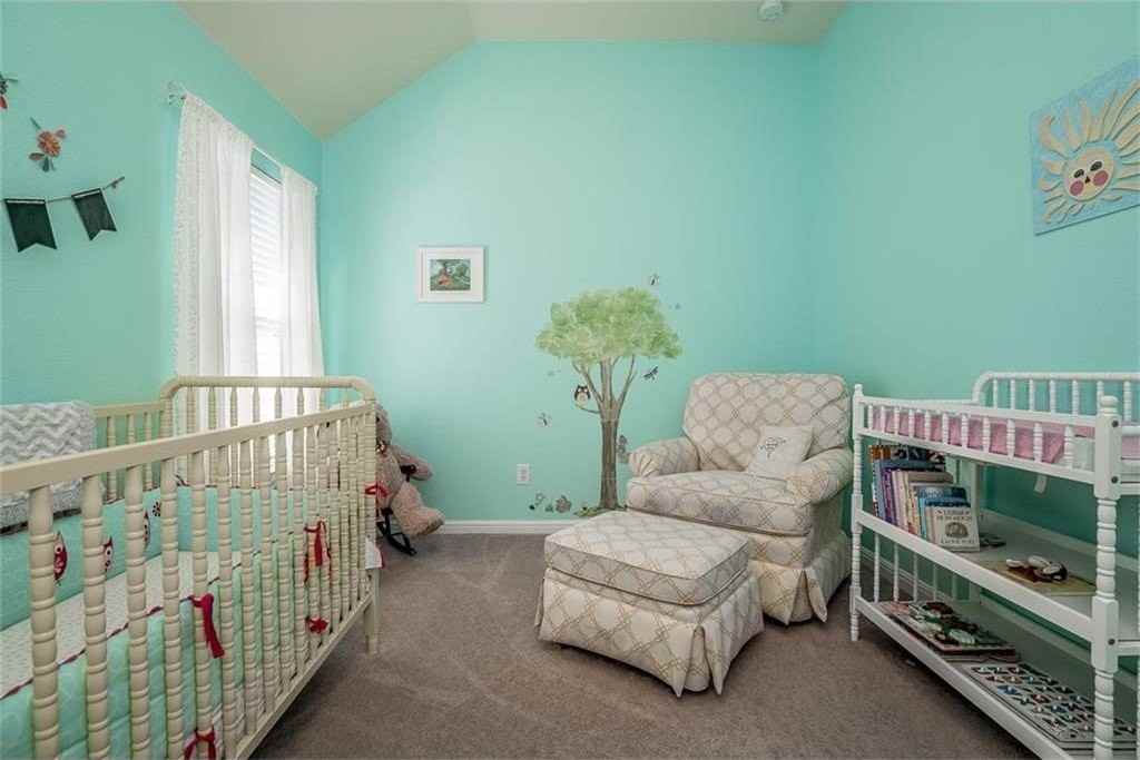 1405 Nightingale Dr - Photo 5 of 31