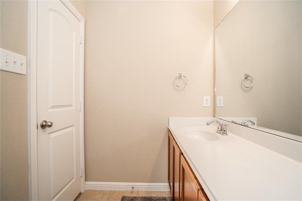 1405 Nightingale Dr - Photo 7 of 31