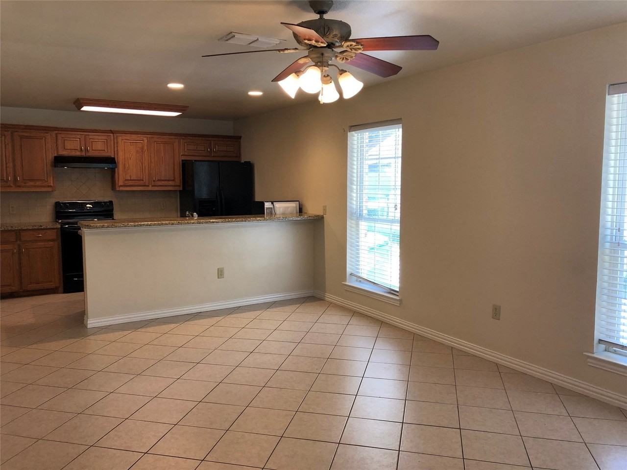 1321 Norman St - Photo 3 of 10