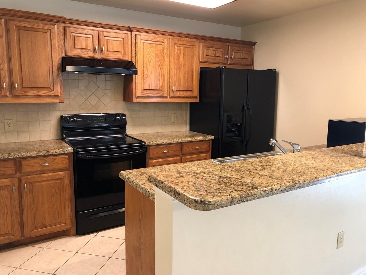 1321 Norman St - Photo 4 of 10