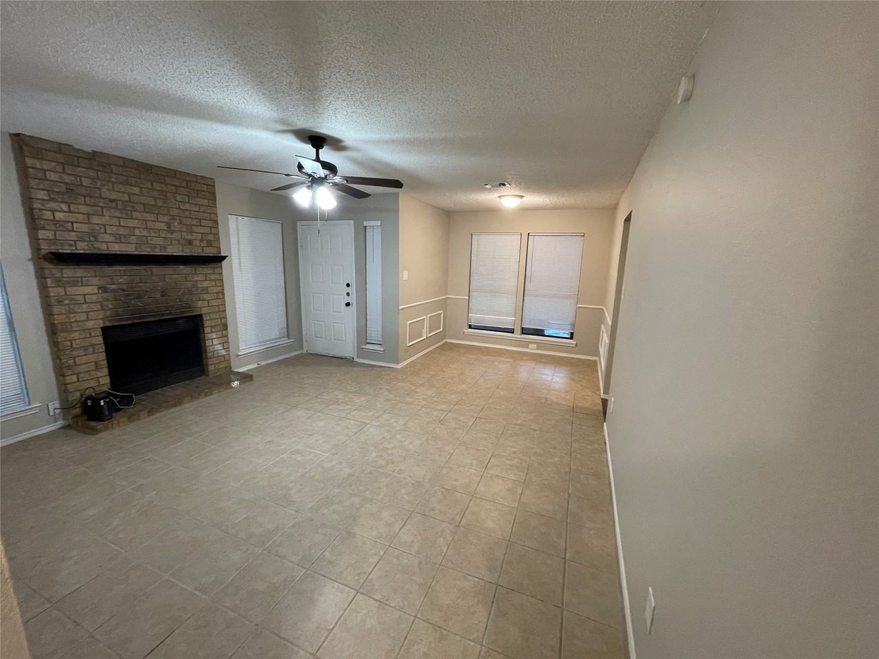 104 Oak Wood Ln - Photo 2 of 18