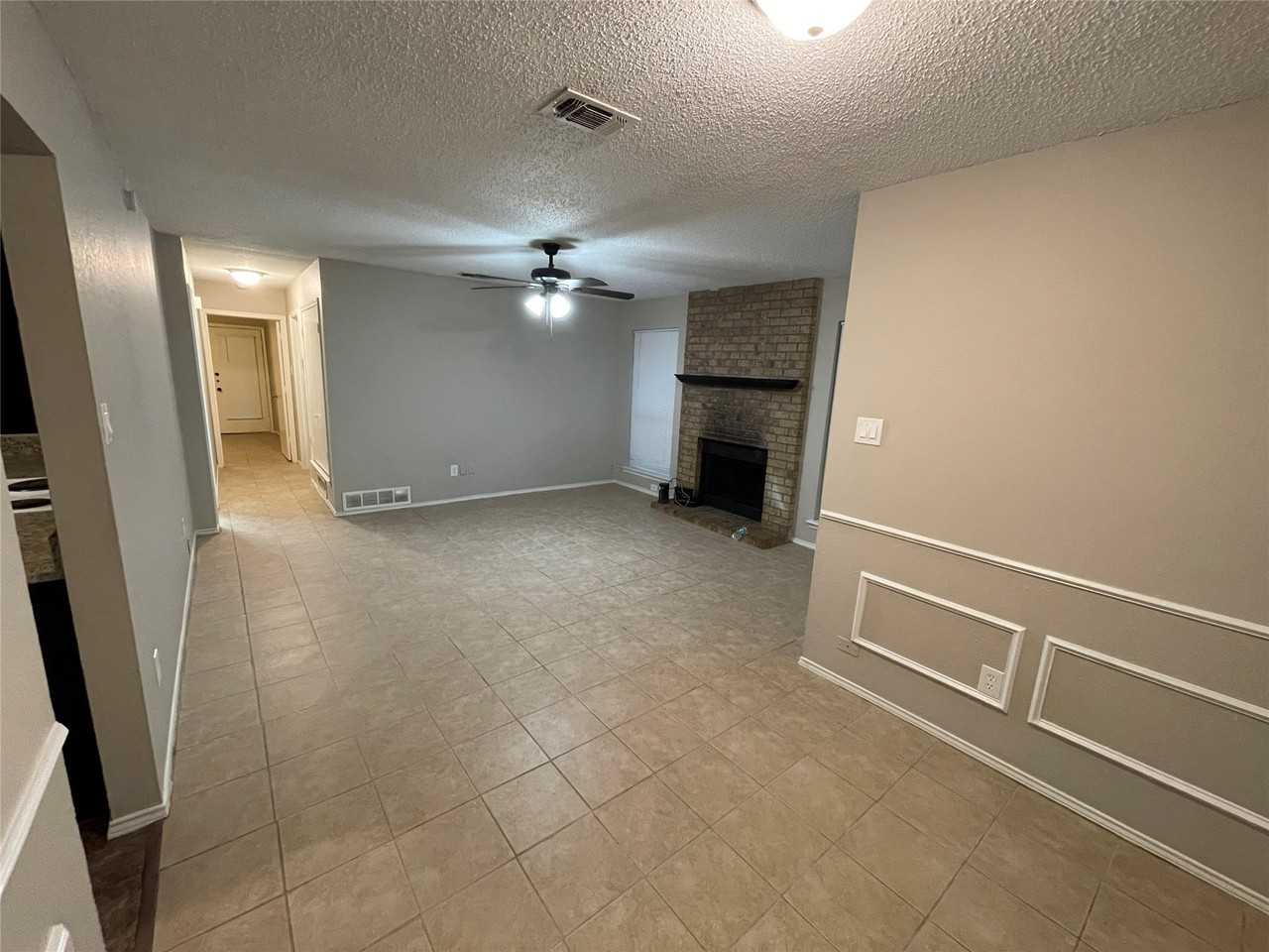 104 Oak Wood Ln - Photo 3 of 18
