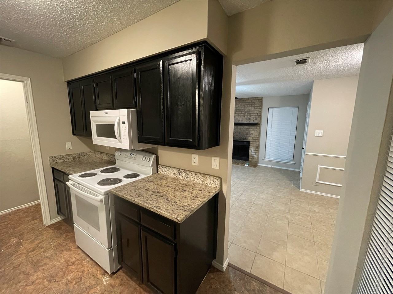104 Oak Wood Ln - Photo 5 of 18
