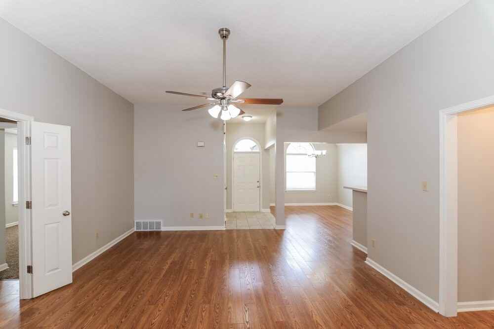 1262 Breezy Valley Dr - Photo 4 of 16