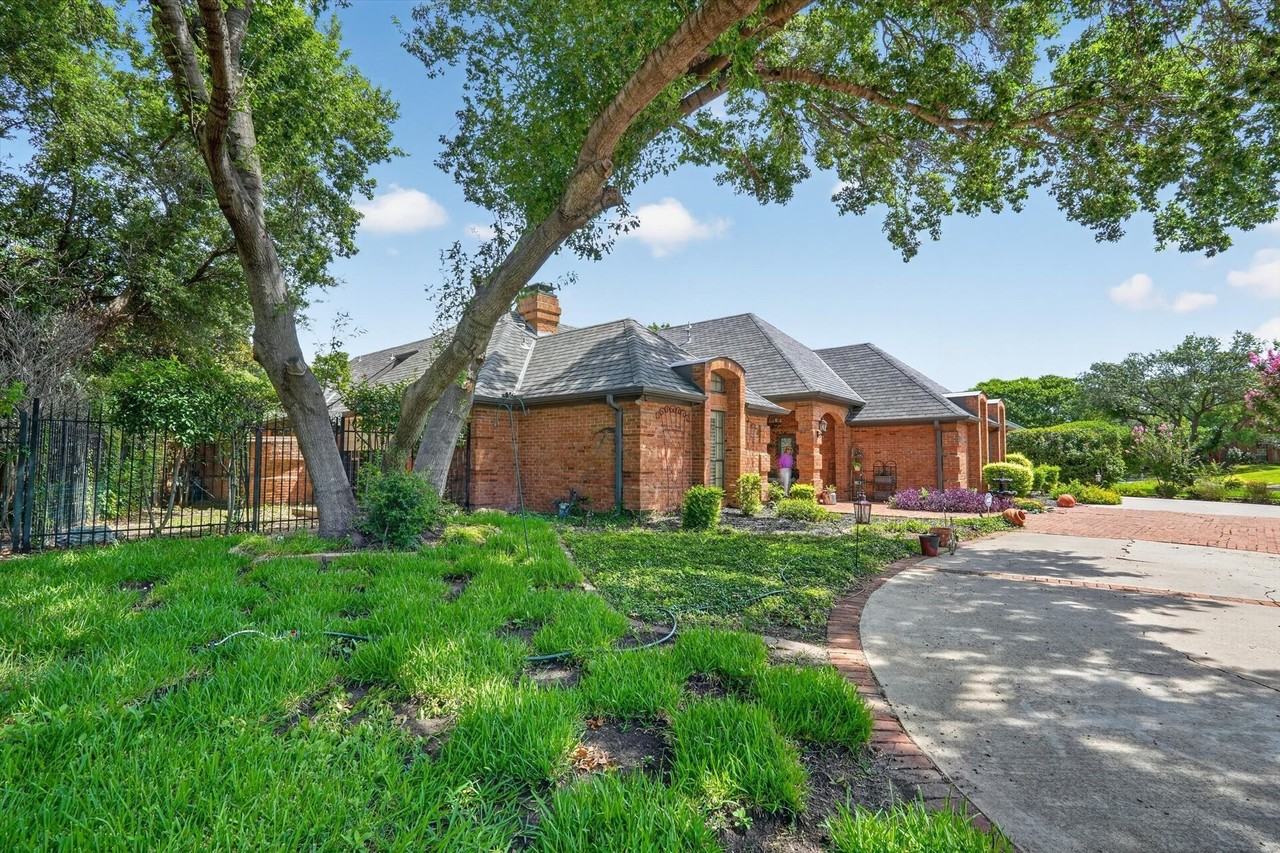 2335 Highlands Creek Rd - Photo 6 of 37