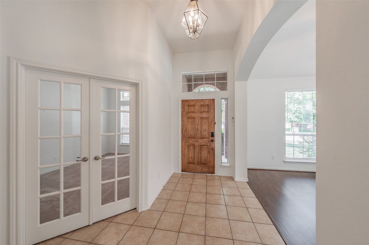 8648 Prairie Dawn Dr - Photo 4 of 37