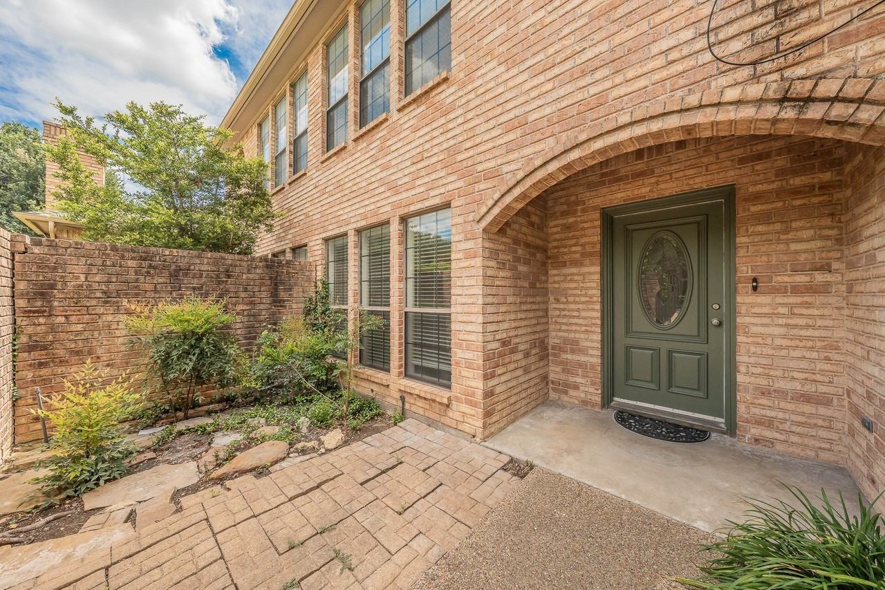 5893 Westhaven Dr - Photo 2 of 40