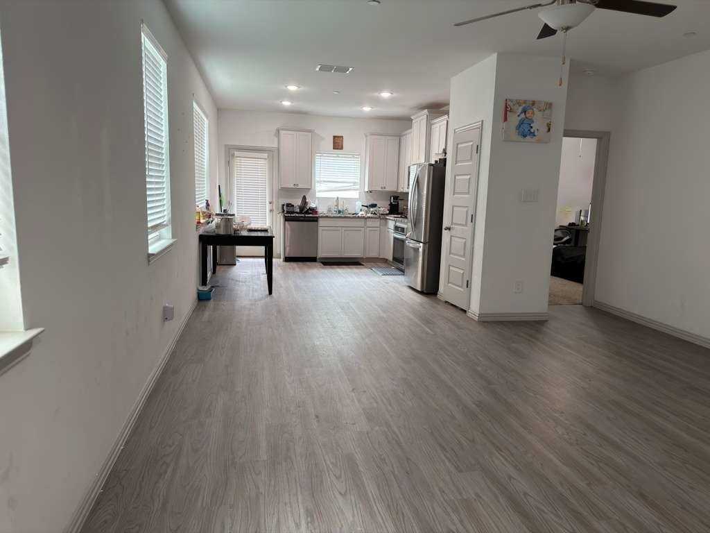 1106 Bowie Dr - Photo 5 of 8