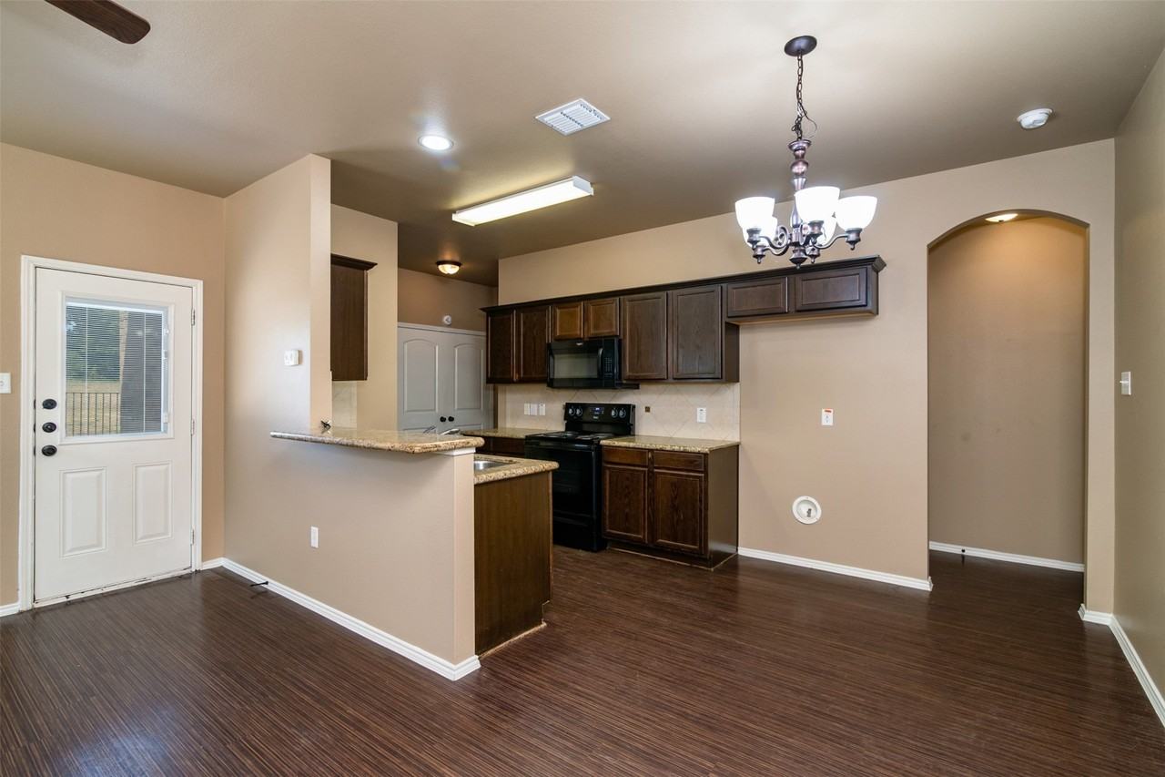 1430 Piedmont Dr - Photo 5 of 21