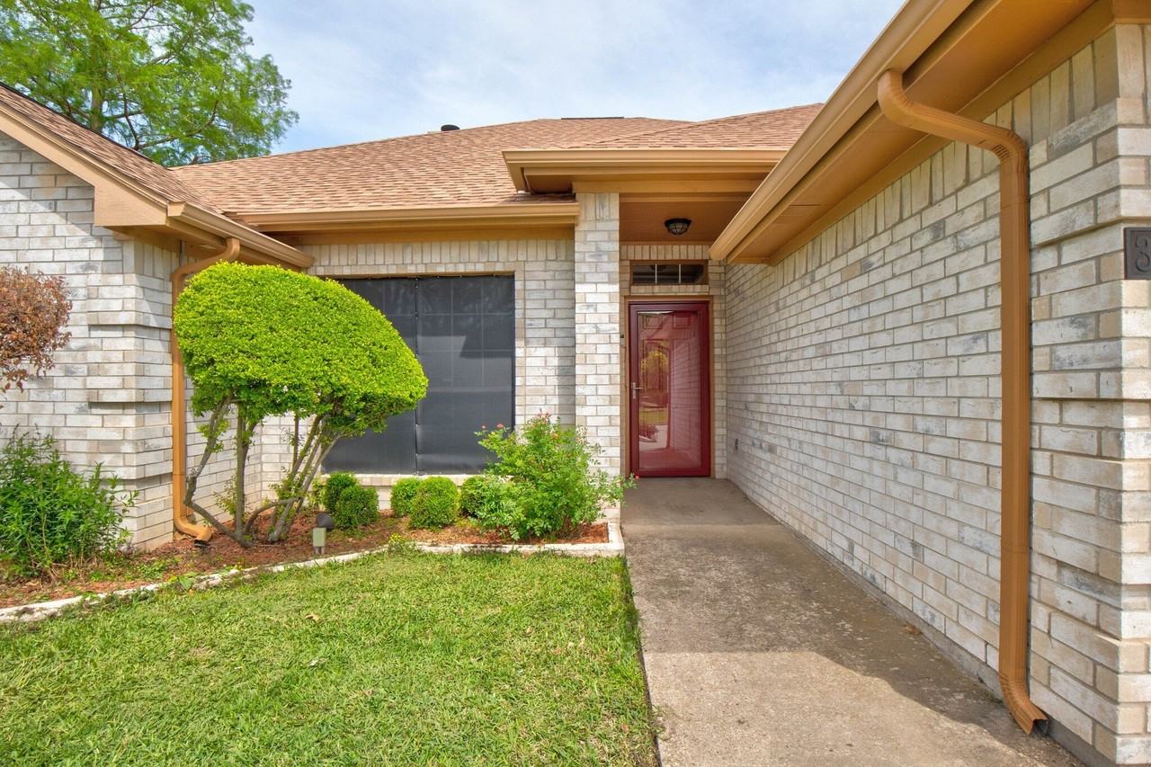 3912 Blue Pond Cir - Photo 2 of 15
