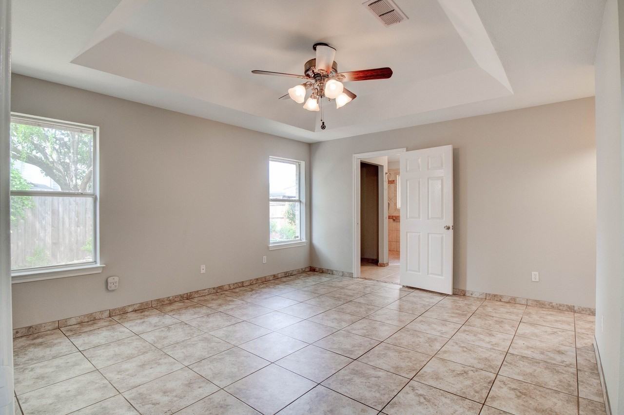 3912 Blue Pond Cir - Photo 7 of 15