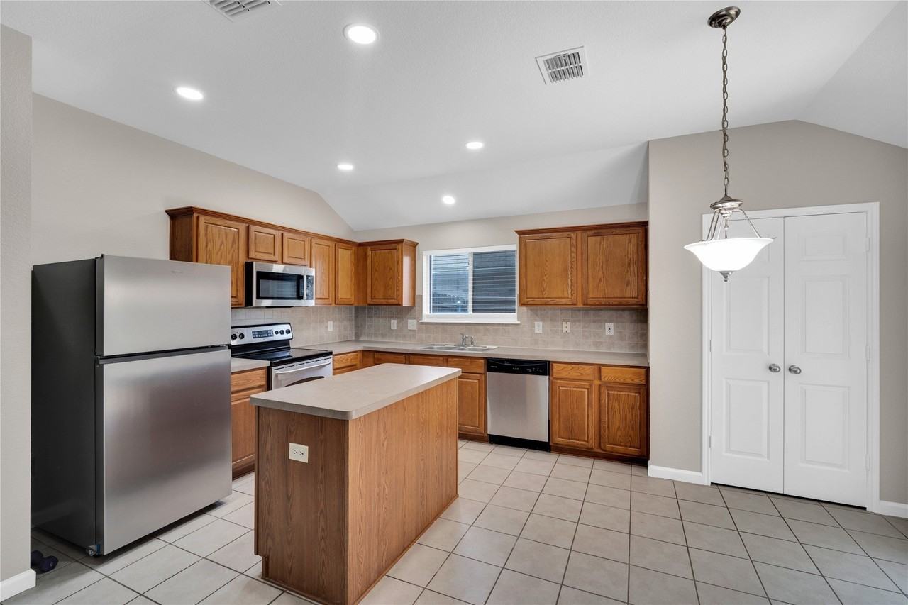 2135 Fair Weather Dr - Photo 4 of 15