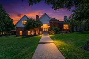 featured image of 4008 Acapulco St